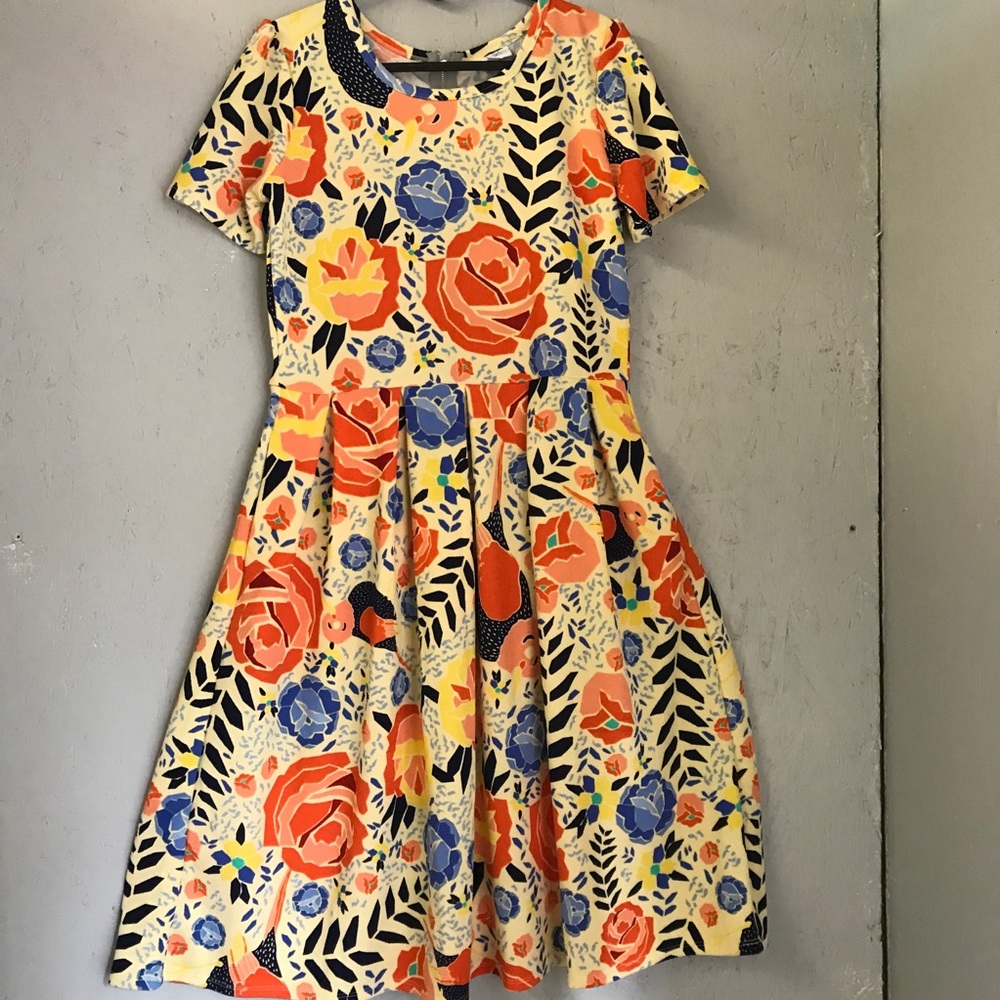 Lularoe Amelia Lg roses